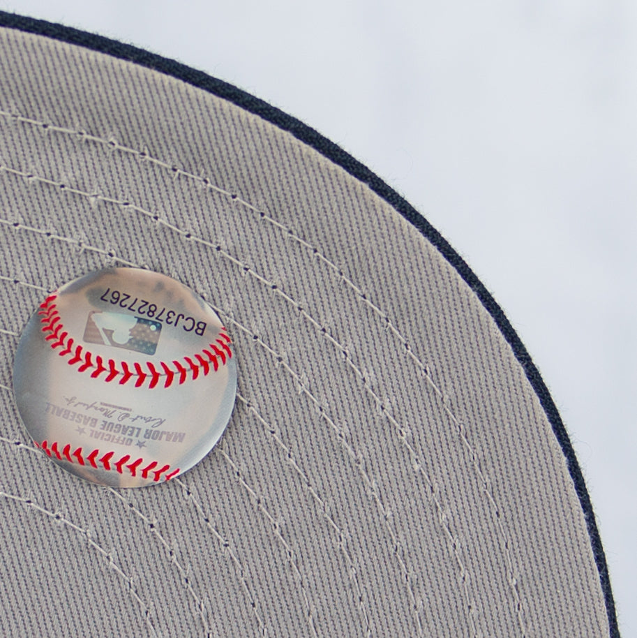 New Era “Pluto” Seattle Mariners Fitted Hat image 3