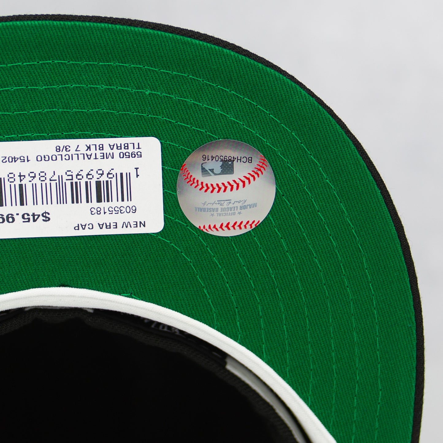 New Era “.300 Blackout” Atlanta Braves Fitted Hat