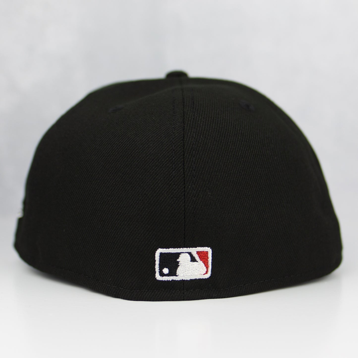 New Era “.300 Blackout” Atlanta Braves Fitted Hat