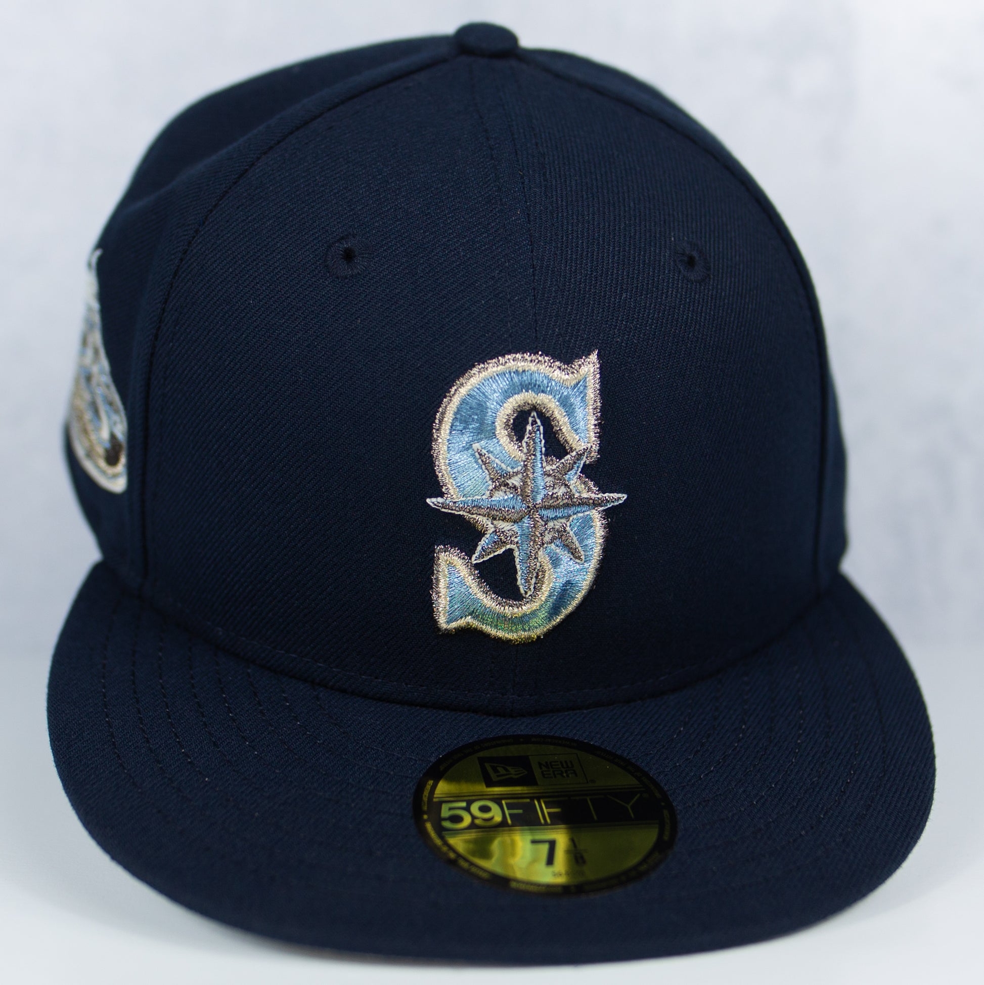 New Era “Pluto” Seattle Mariners Fitted Hat image 0