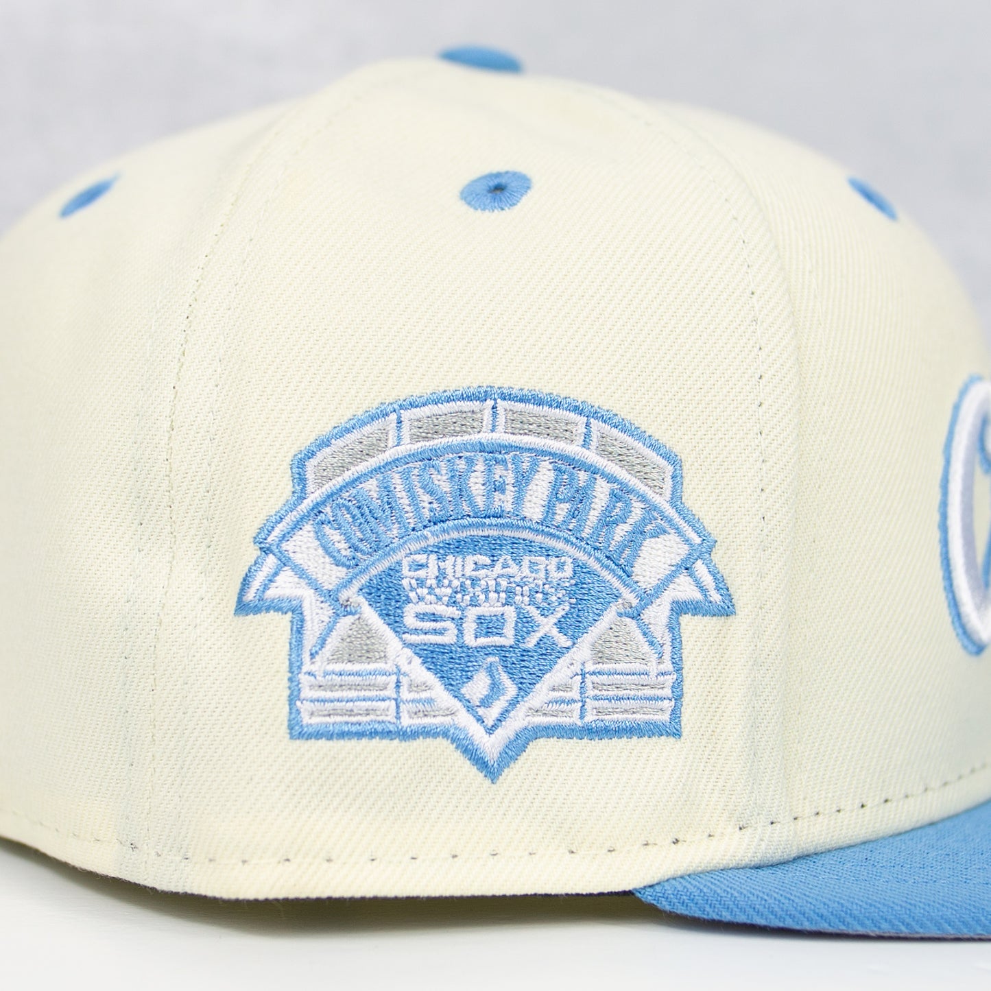 New Era “Icicle” Chicago White Sox Fitted Hat image 1