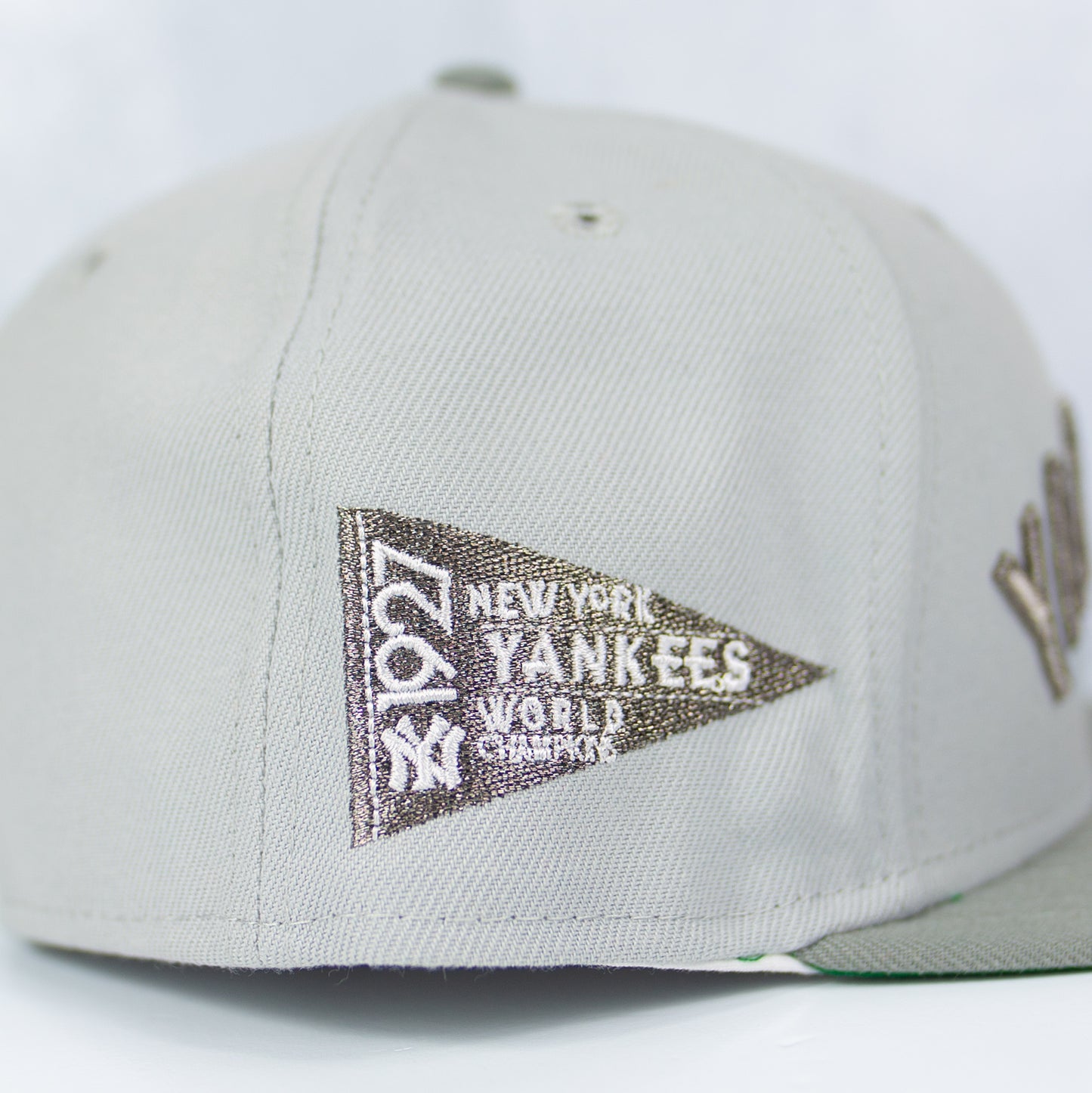 New Era “Silver Surfer” New York Yankees Fitted Hat image 1