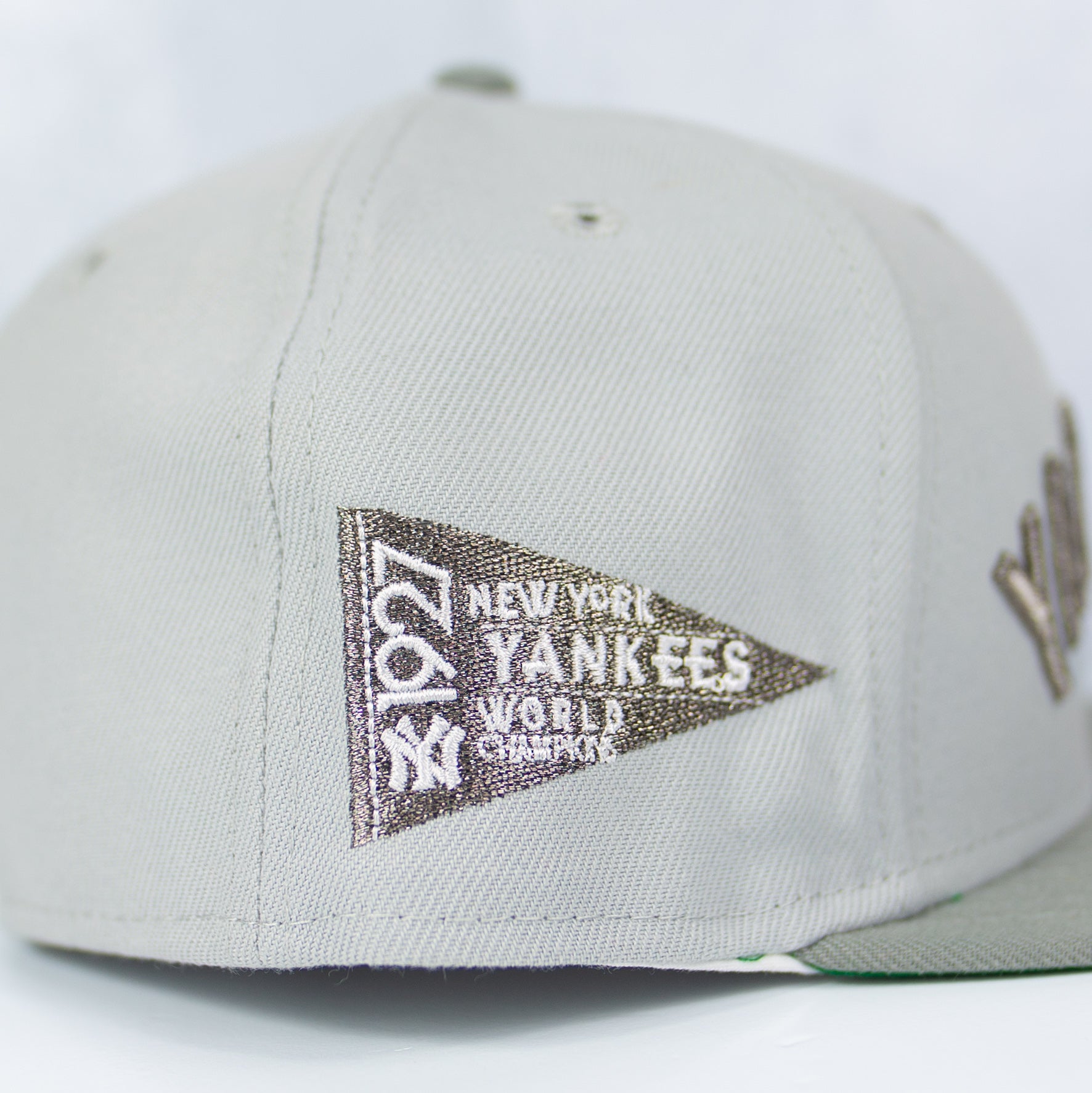 New Era “Silver Surfer” New York Yankees Fitted Hat image 1